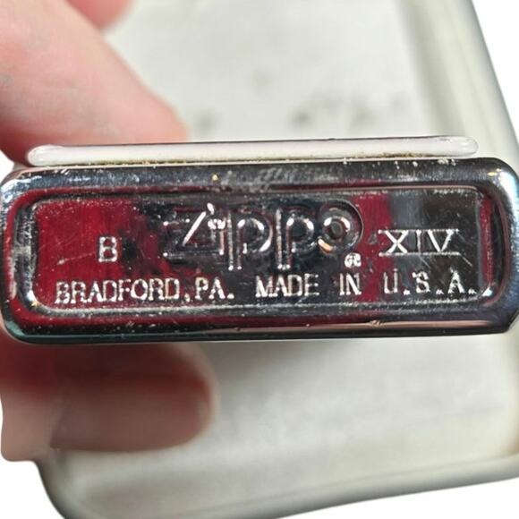 ZIPPO 1997 CAMBRIDGE DINER POLISHED CHROME LIGHTER 370S IN BOX EXCELLENT COND. - Picture 6 of 13